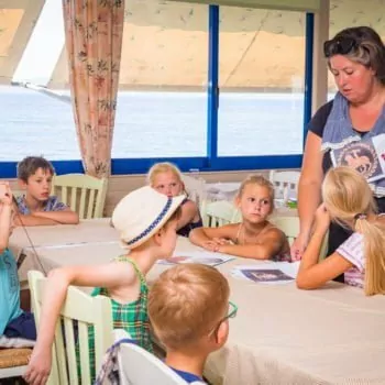 Решение упражнений в лагере в Греции