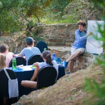 Преподаватель Систематики объясняет материал